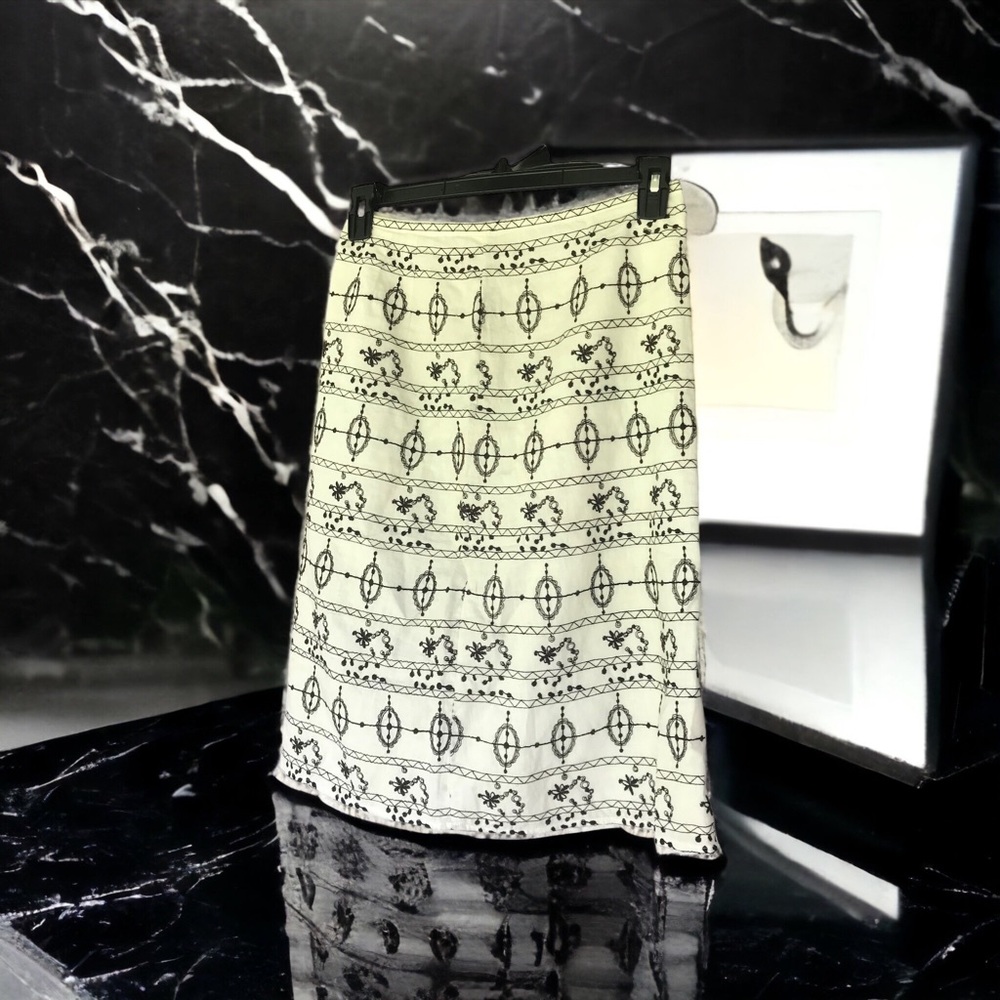 Ann Taylor LOFT White & Black Lined Knee Length Skirt sz4